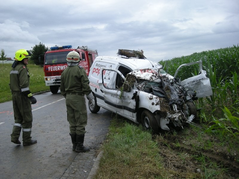 Verkehrsunfall 044.jpg